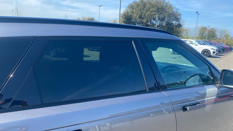 Land Rover Range Rover Velar 3.0 D300 MHEV R-Dynamic SE 5dr Auto Diesel Estate